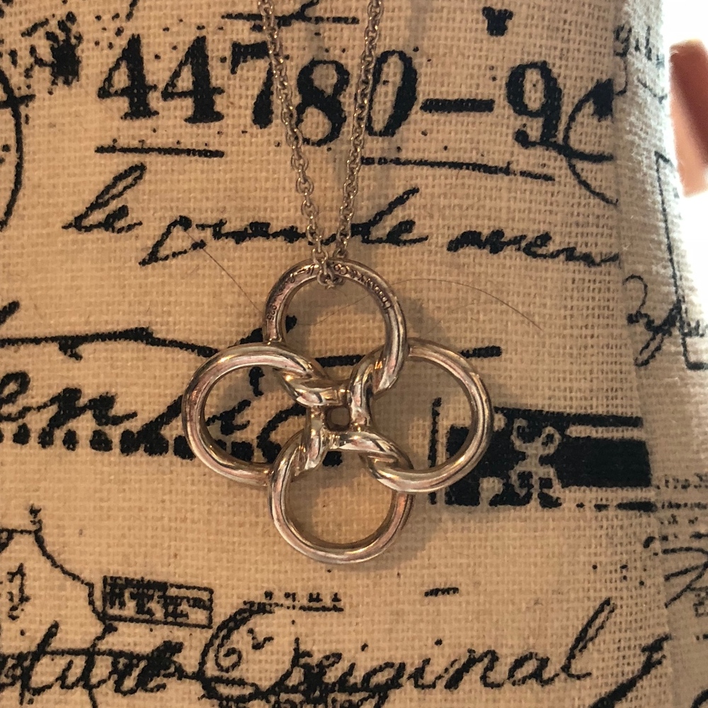 TIFFANY Elsa Peretti Qaudrifoglio Pendant Necklace